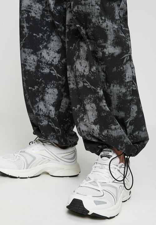Reebok - Alt Sport Camo Balloon Pant - Camo Aop