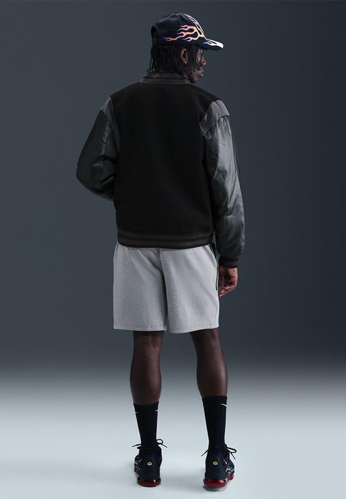 Nike - Tech Fleece Essentials Shorts - Grey /Black