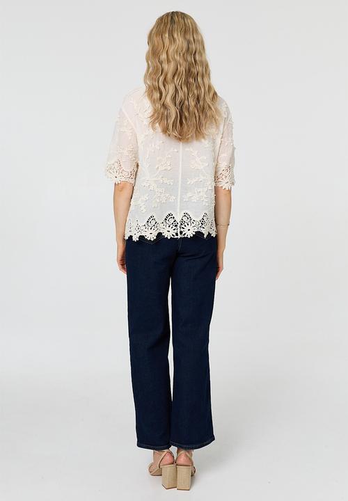 MANDI - S/S Button Throuygh Easy Weasring Boxy Shirt Top With Lace At Hem - Cream