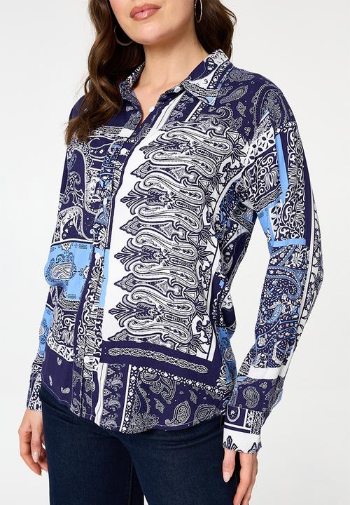 Izabel London - L/S Button Through With Collar Hankerchief Print Top - Navy