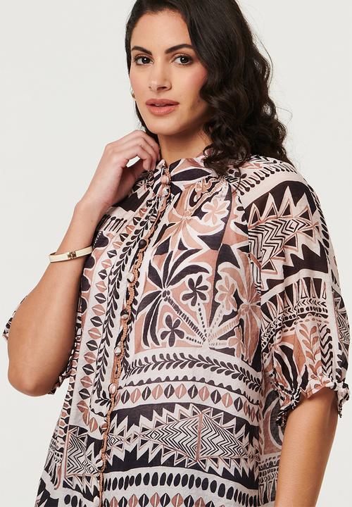 Izabel London - S/S With Elastic Button Through With Embroidery Detail Down Placket - Multi Brown