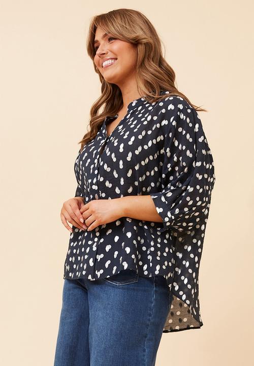 Izabel London - Half Sleeve Batwing Easy Wearing Printed Sheer Blouse With Back Button Stand Detail - Navy