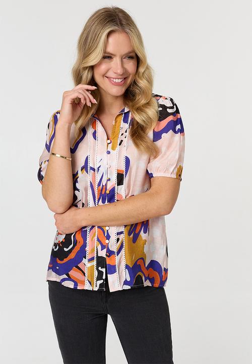 MANDI - S/S Covered Button Through Printed Blouse With Lace Trim On Chest - Multi Pink
