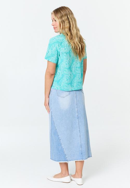 MANDI - S/S Boxy Top With All Over Print - Blue