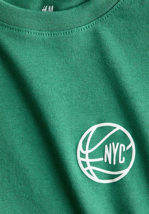 H&M - Printed t-shirt - green/basketball
