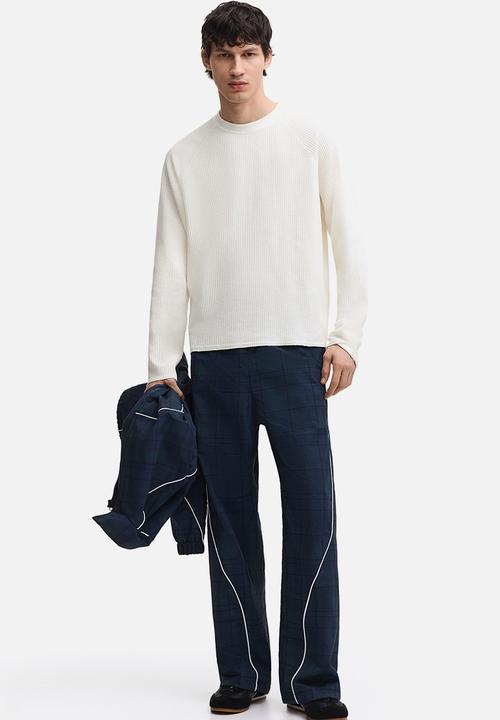 H&M - Regular fit long-sleeved waffled top - cream