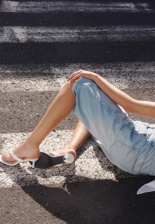 H&M - Denim bermuda shorts - light denim blue