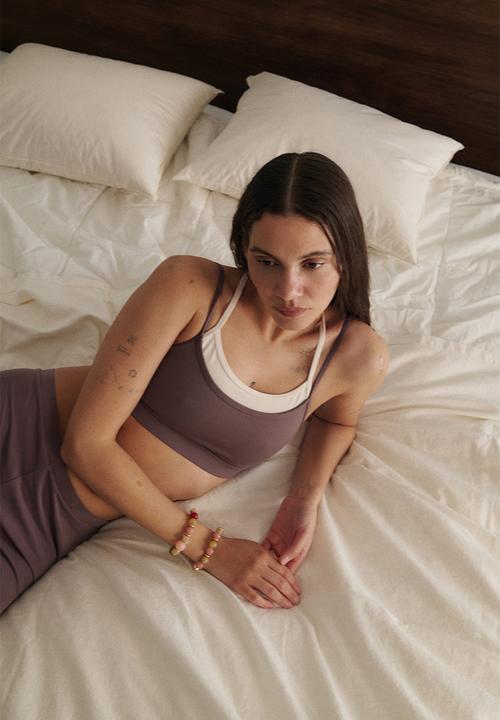 H&M - Sports bra with softmove™ - light truffle/colour block