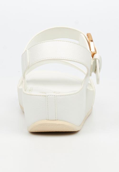 Butterfly Feet - Delia 16 ankle strap sandal - white