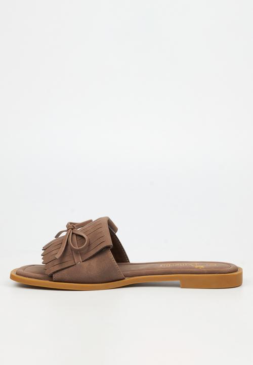 Butterfly Feet - Dorey 8 slide - chocolate