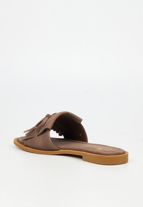 Butterfly Feet - Dorey 8 slide - chocolate