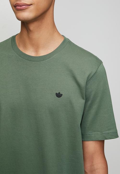 adidas Originals - ESS Tee  - TRACE GREEN
