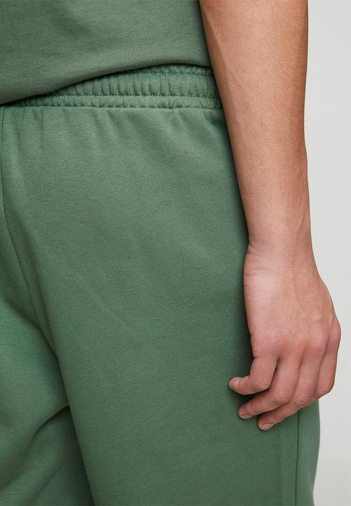 adidas Originals - Ess Short - TRACE GREEN