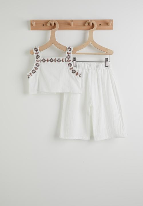 Pop Candy - Embroidered top and wide leg jeans - white
