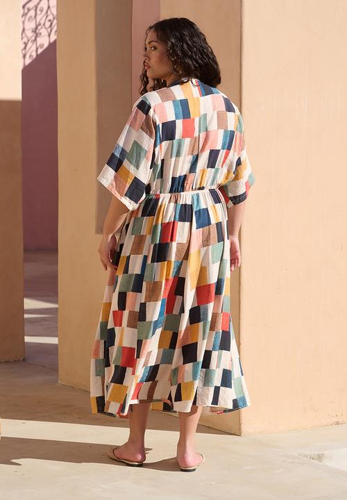 Me&B - Plus Joy Kaftan Dress With Tassel Trim - Multicolour