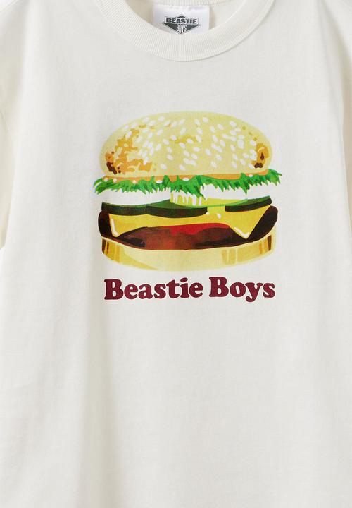 Cotton On - Licensed Drop Shoulder Short Sleeve Tee - Lcn Bra Vanilla/ Beastie Boys