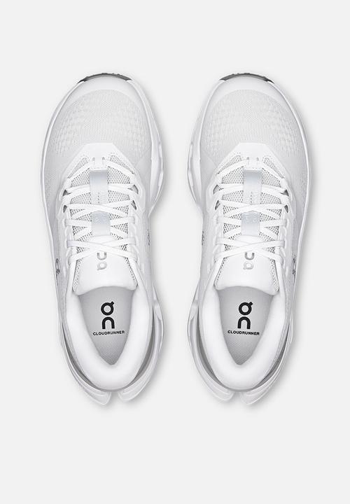 ON Running - Cloudrunner 3