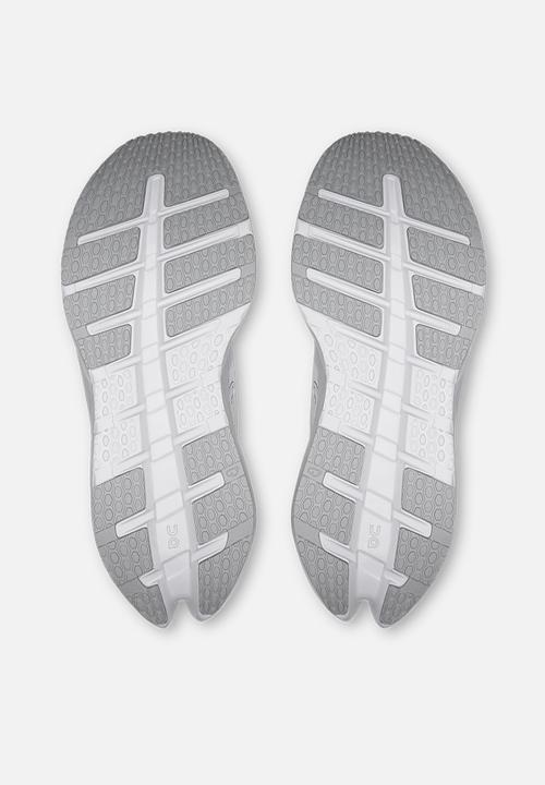 ON Running - Cloudrunner 3
