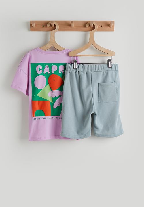 Pop Candy - Graphic tee and plain shorts - pink/grey