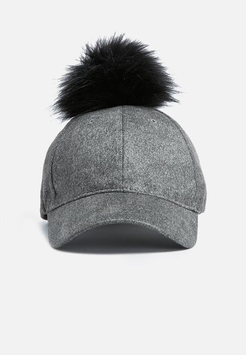 dailyfriday - Pom pom cap