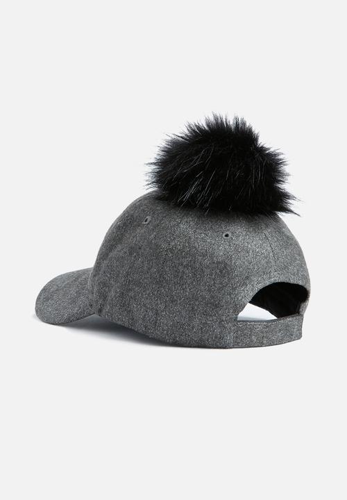 dailyfriday - Pom pom cap