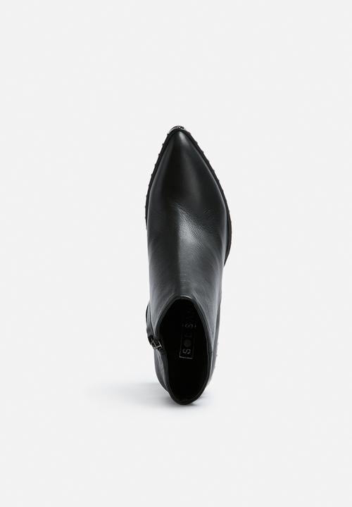 Sol Sana - Ajax boot