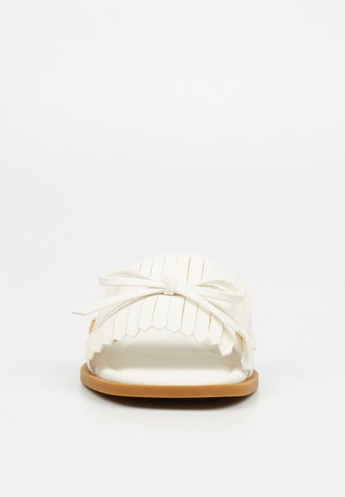 Butterfly Feet - Dorey 8 slide - white