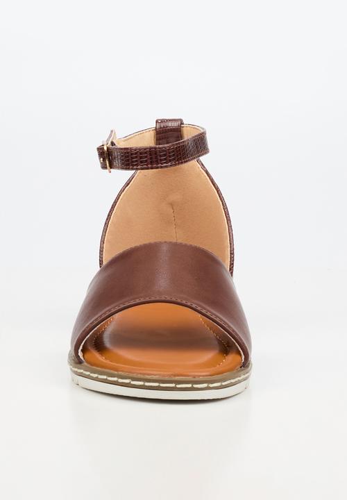 Butterfly Feet - Walnut 2 ankle strap sandal - chocolate