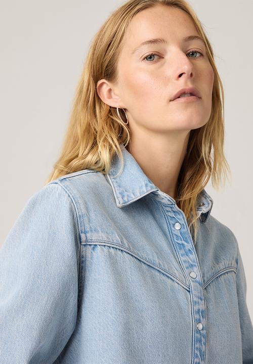 Levi’s® - Logan Tencel Shacket -  Tencel Blasted Stone Top