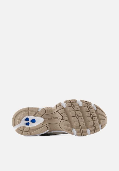 New Balance  - 740 Grade School