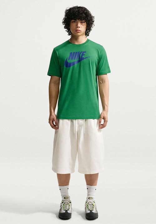 Nike - NSW Icon Futura T-Shirt - Classic Green