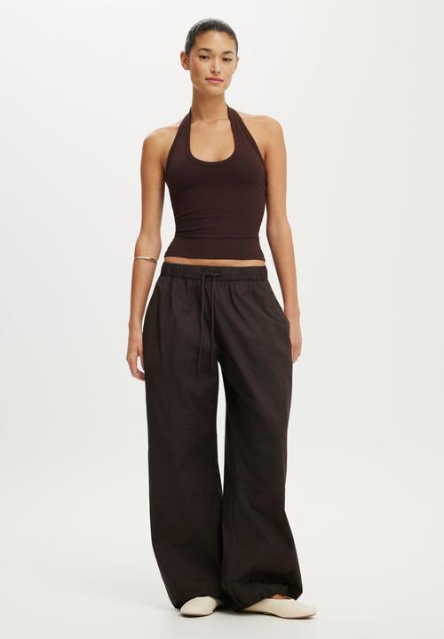 Cotton On - Everyday Smooth Scoop Halter - Dark Oak