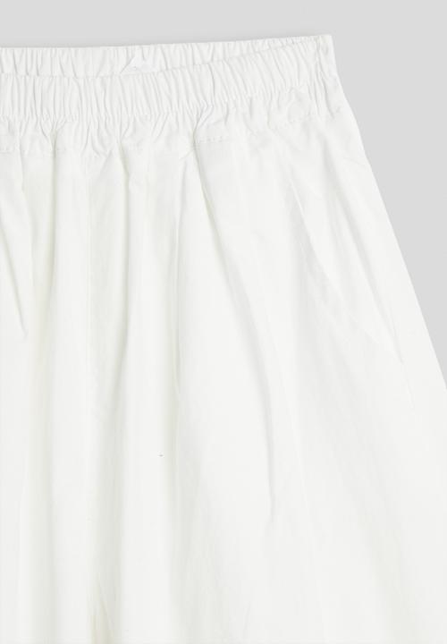 Pop Candy - Lace trim pants with hem ruffle - white