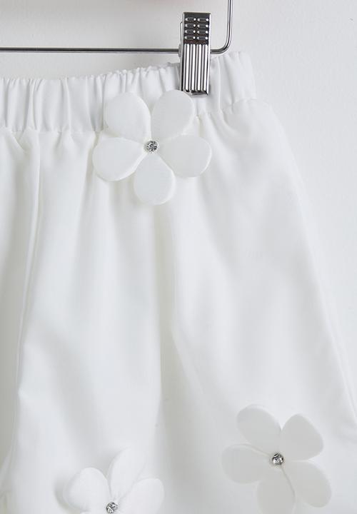 Pop Candy - Floral applique one shoulder tee with shorts - black/white