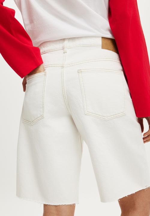Cotton On - Baggy Denim Short - Vintage White Raw