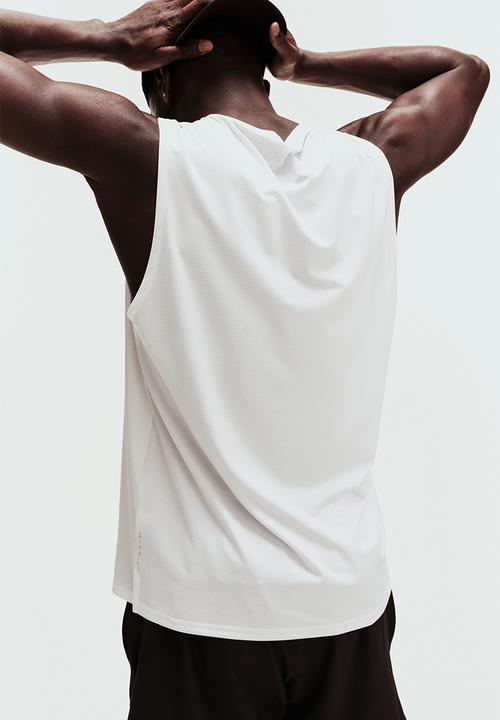 H&M - Regular fit sports vest top with drymove™ - white