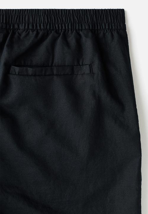 H&M - Regular fit linen-blend shorts - black