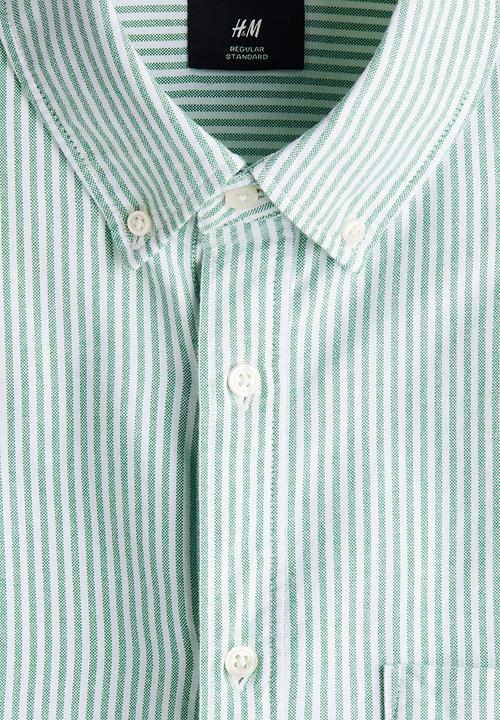 H&M - Regular fit oxford shirt - green/striped