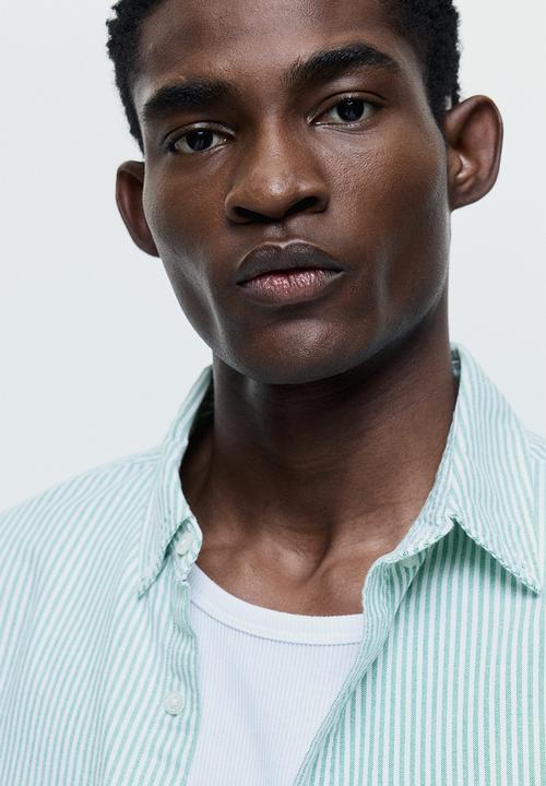 H&M - Regular fit oxford shirt - green/striped