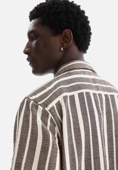 H&M - Regular fit shirt - dark brown/striped