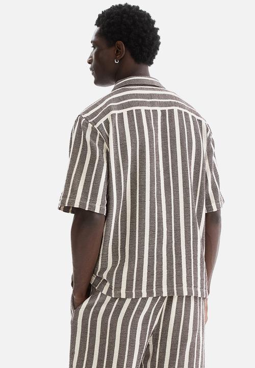 H&M - Regular fit shirt - dark brown/striped