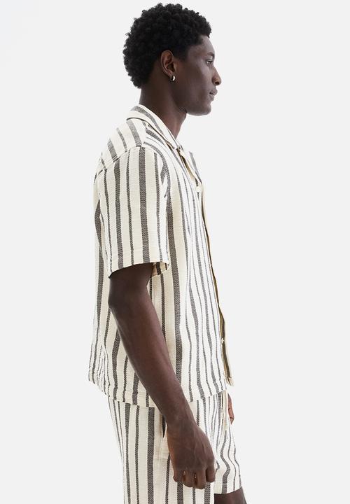 H&M - Regular fit shirt - black/striped