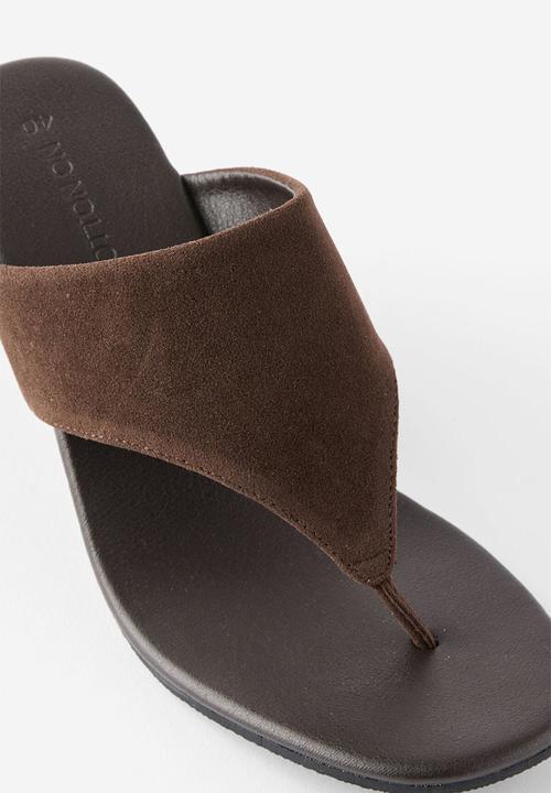 Cotton On - Bobbie flip flop wedge - choc micro