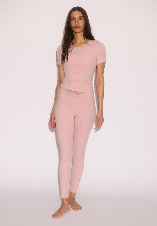 H&M - Sports t-shirt with softmove™ - mid blush pink