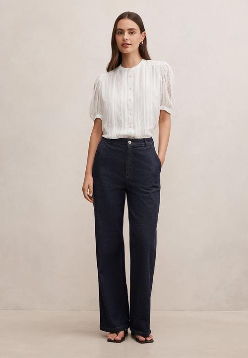 Forever New - Alexis short sleeve blouse in porcelain