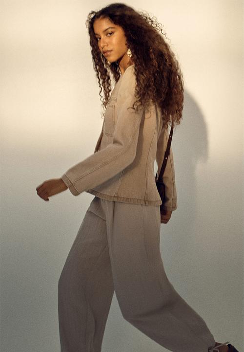 H&M - Fitted denim jacket - beige