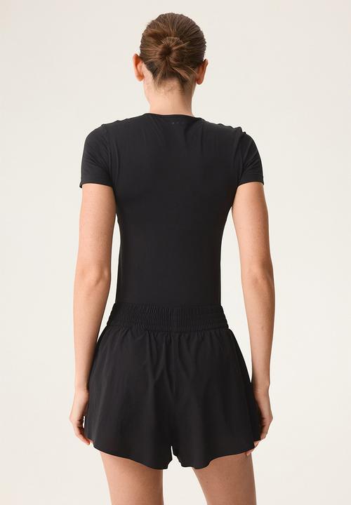 H&M - Layered sports shorts with pocket - black