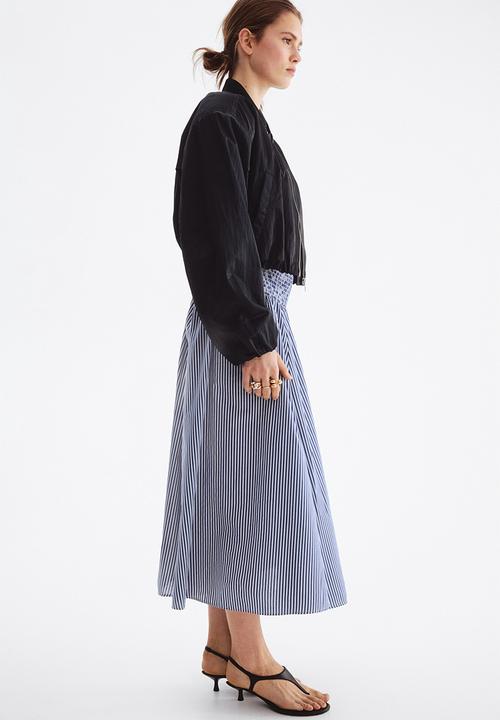 H&M - Smocked-waist skirt - navy blue/striped