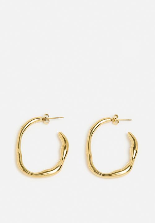 Zoe on Trend - Modern Hoops With A Twist - Gold