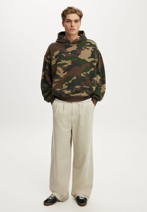 Cotton On - Box Fit Hoodie - Forest Camo Wash